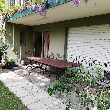 Les Iris Bed & Breakfast